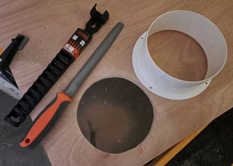 gaten hakken in deksel 3