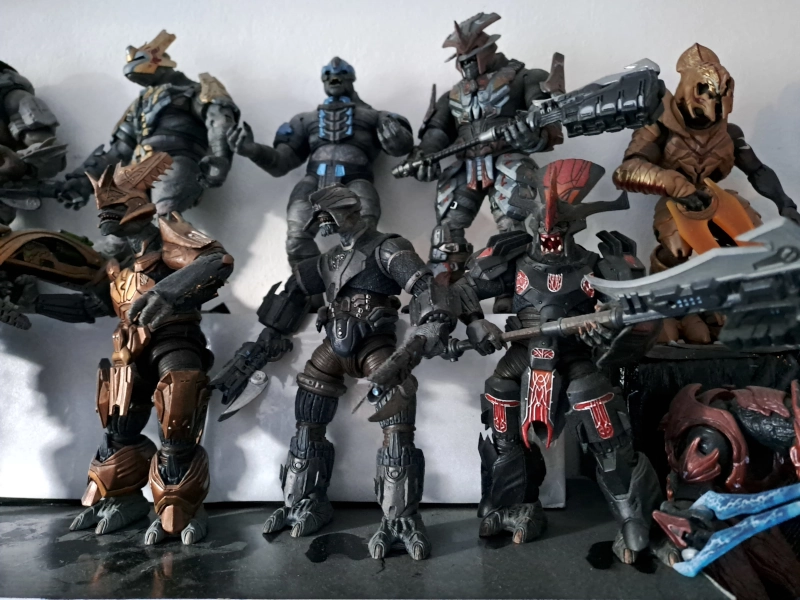MacFarlane Halo Brutes