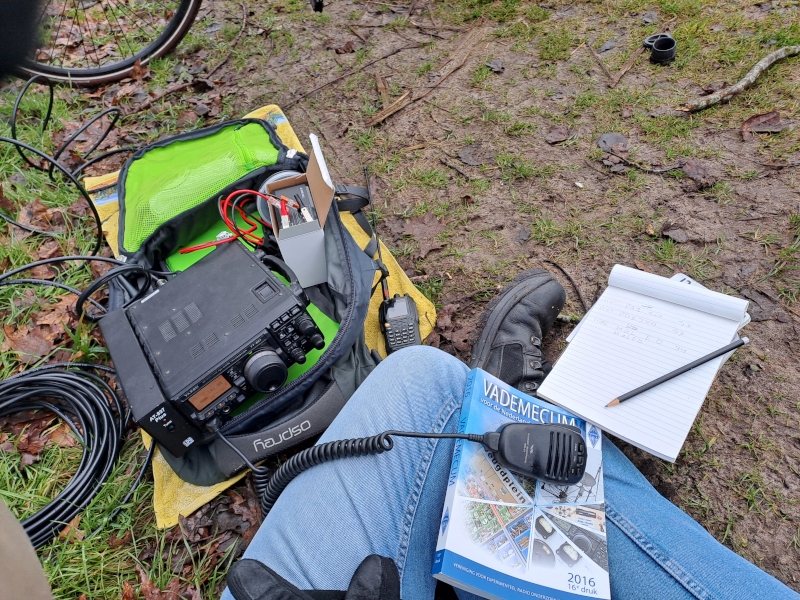 apparatuur op de grond